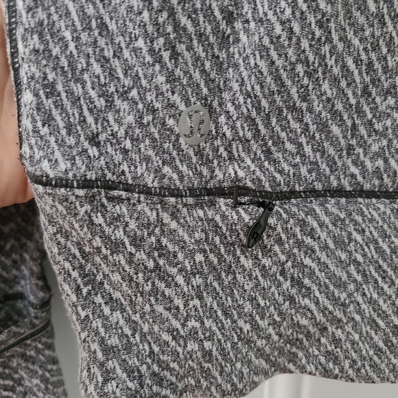 SOLD - Like new Lululemon Rouched back long sleeve - Picture 5 of 7